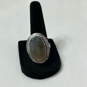 Beautiful Ring 💍 - size 9